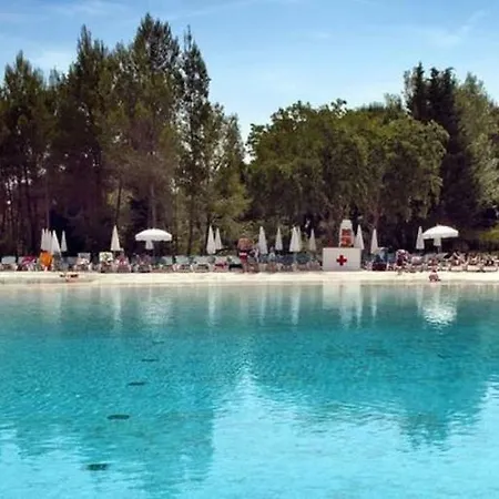 Golfe De Saint-tropez Pierre Et Vacances * Grimaud